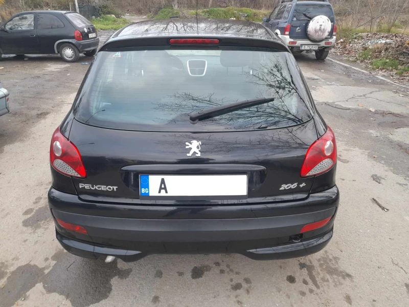 Peugeot 206 1.2 8V Като нова!, снимка 4 - Автомобили и джипове - 48298219