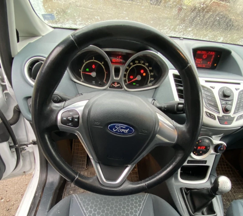 Ford Fiesta 1.4 TDCI, снимка 6 - Автомобили и джипове - 49154709