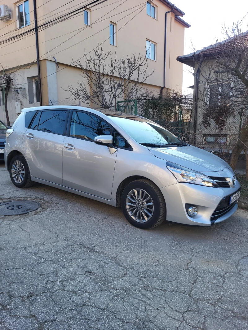 Toyota Verso, снимка 6 - Автомобили и джипове - 49460600