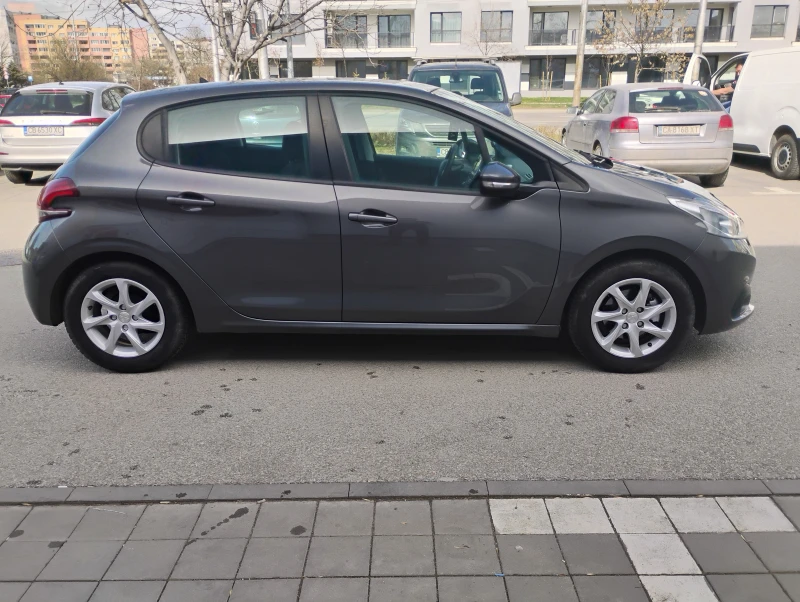 Peugeot 208 1.2, снимка 3 - Автомобили и джипове - 49534220