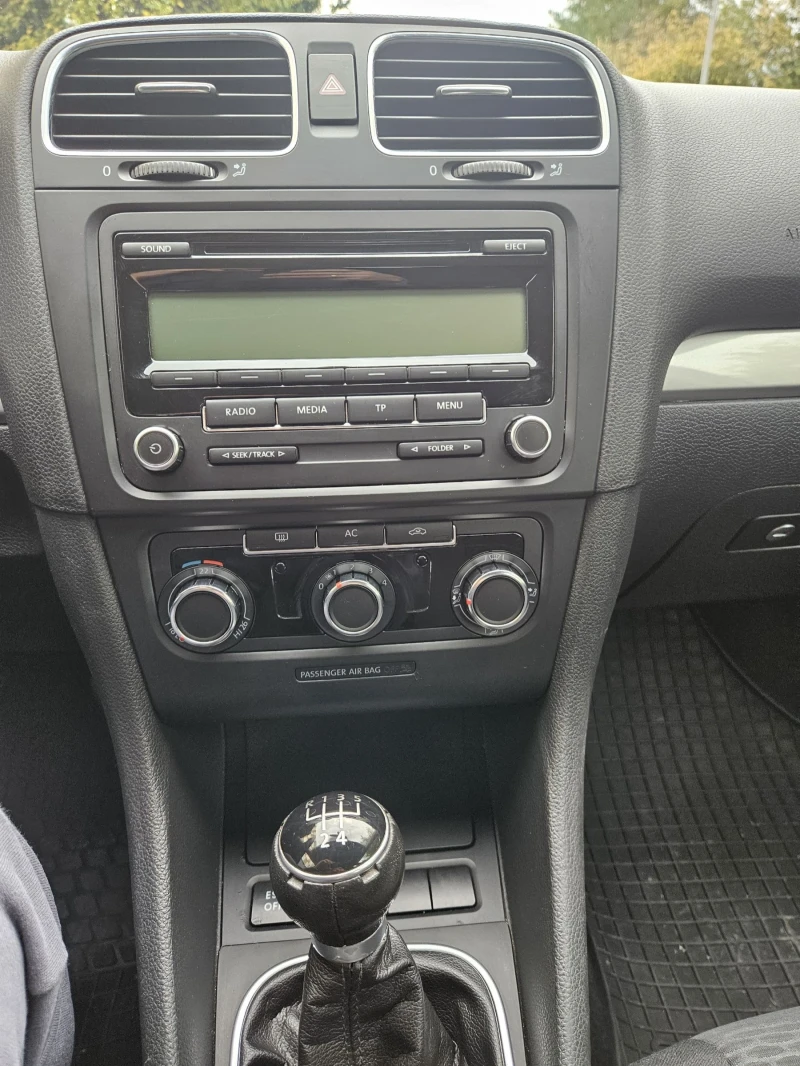 VW Golf 1.4i, снимка 6 - Автомобили и джипове - 52213066