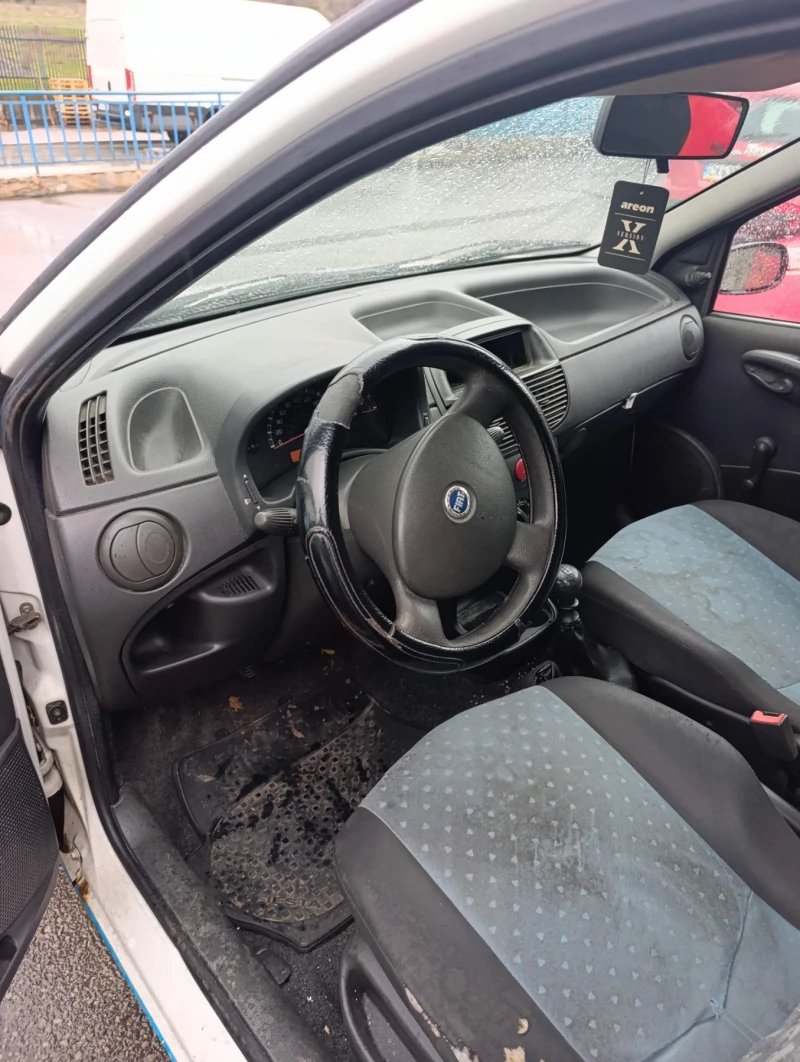 Fiat Punto, снимка 3 - Автомобили и джипове - 52872659