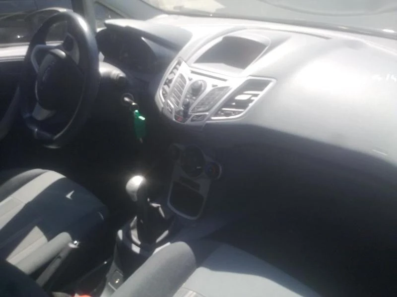 Ford Fiesta 1.4 i 16V, снимка 3 - Автомобили и джипове - 48320080