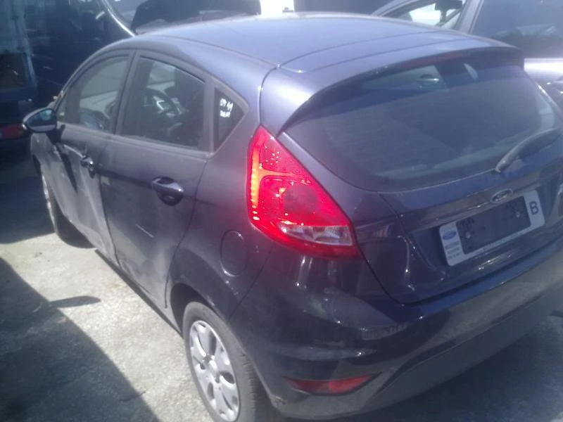 Ford Fiesta 1.4 i 16V, снимка 5 - Автомобили и джипове - 48320080