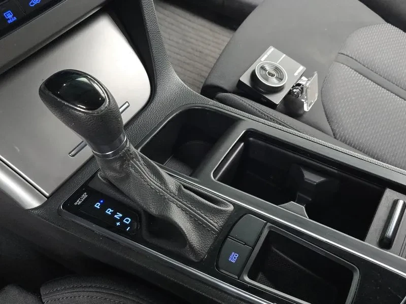 Hyundai Sonata 2.0 STYLE, снимка 9 - Автомобили и джипове - 56159763