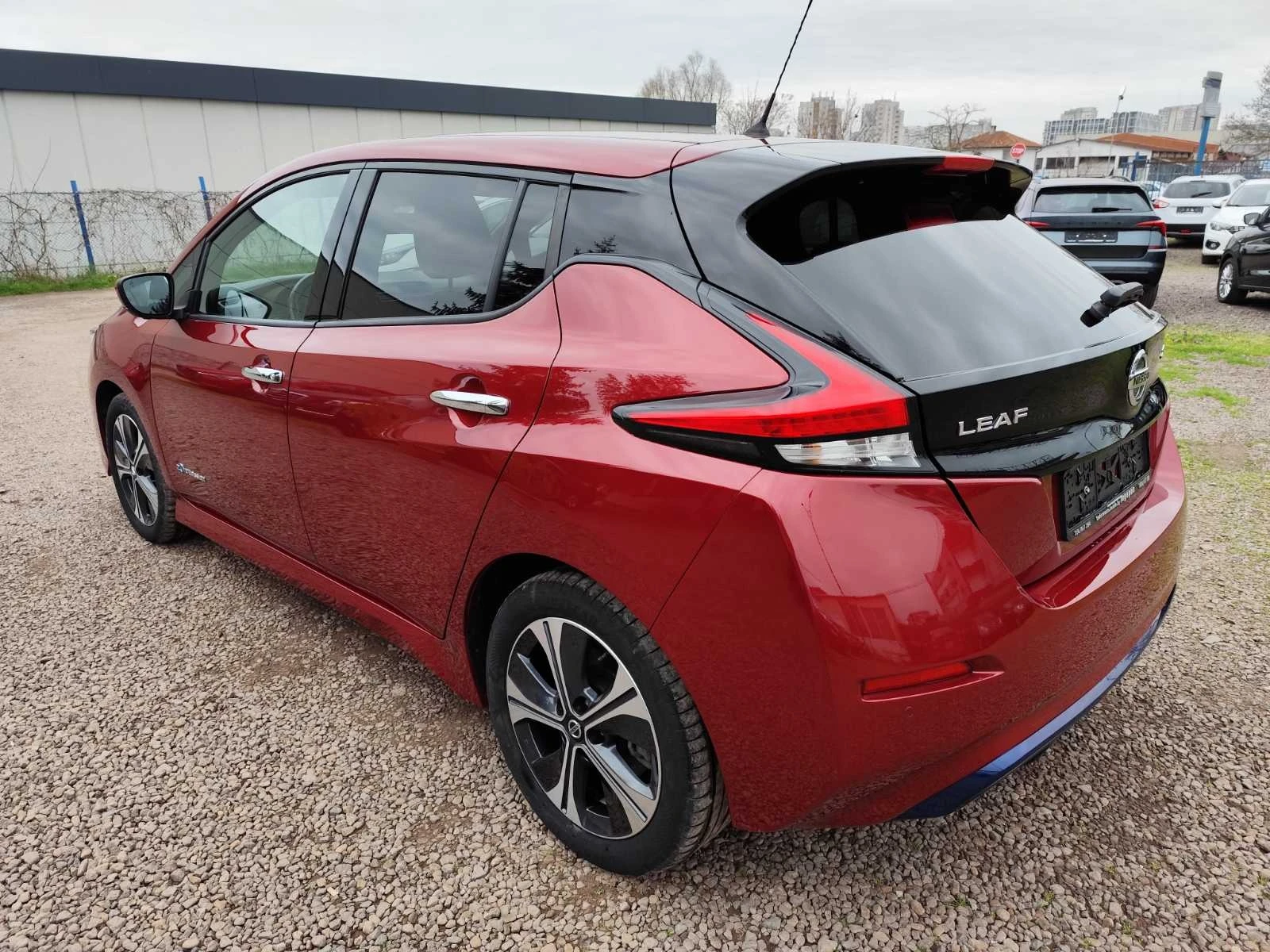 Nissan Leaf  N-Connecta , 150 к.с - изображение 4