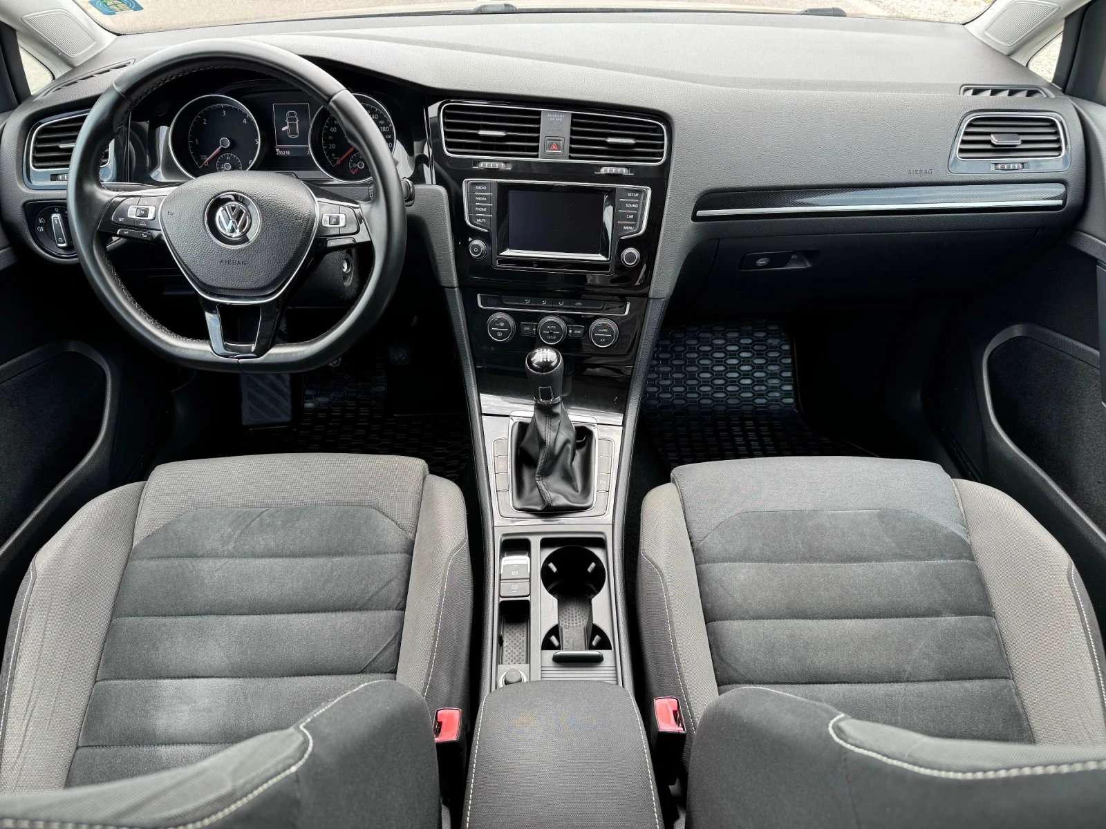 VW Golf VII 2.0 TDI / HIGHLINE / NAVI / PARKTRONIC/ - изображение 10