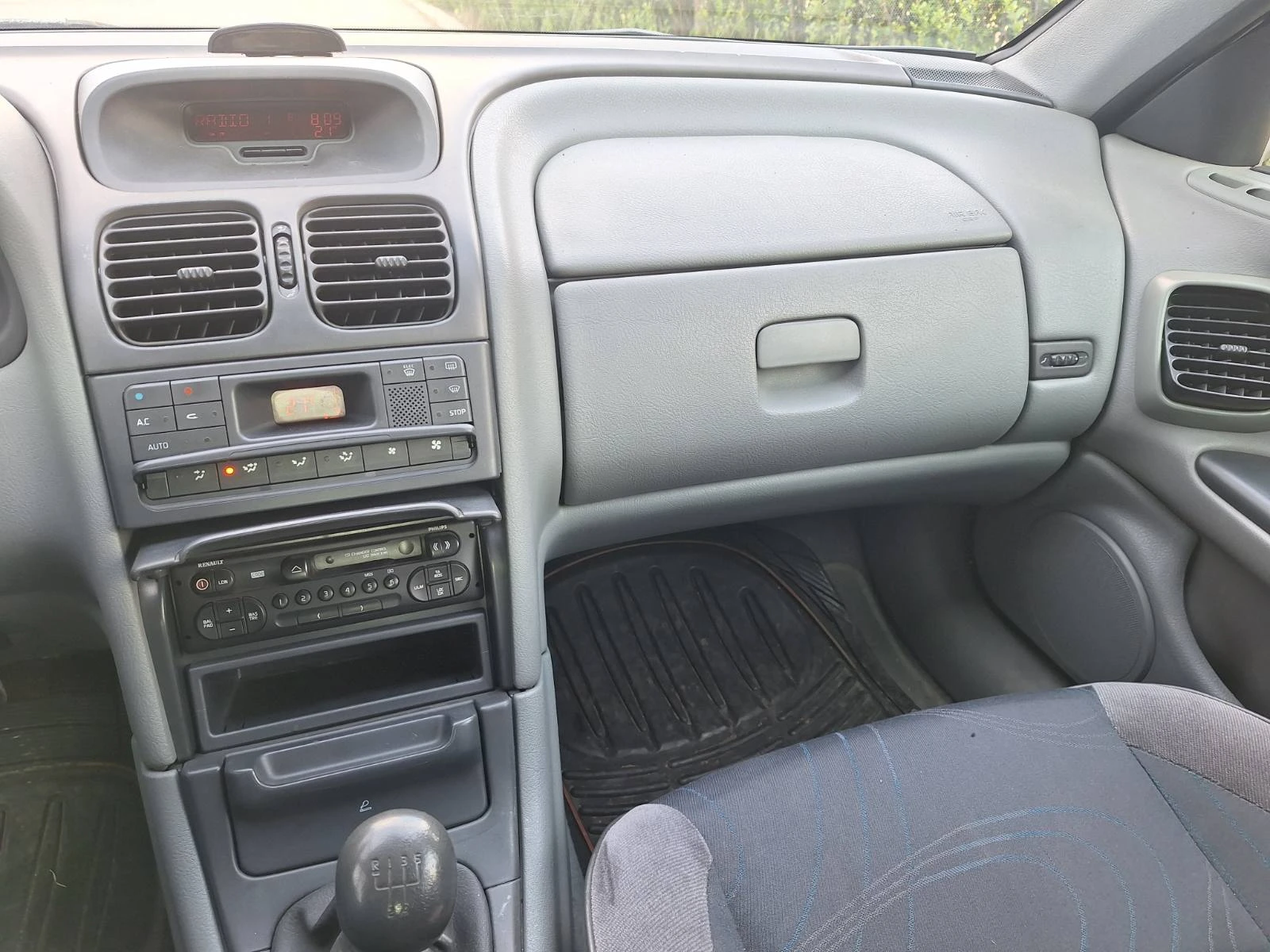 Renault Laguna 1 - изображение 8