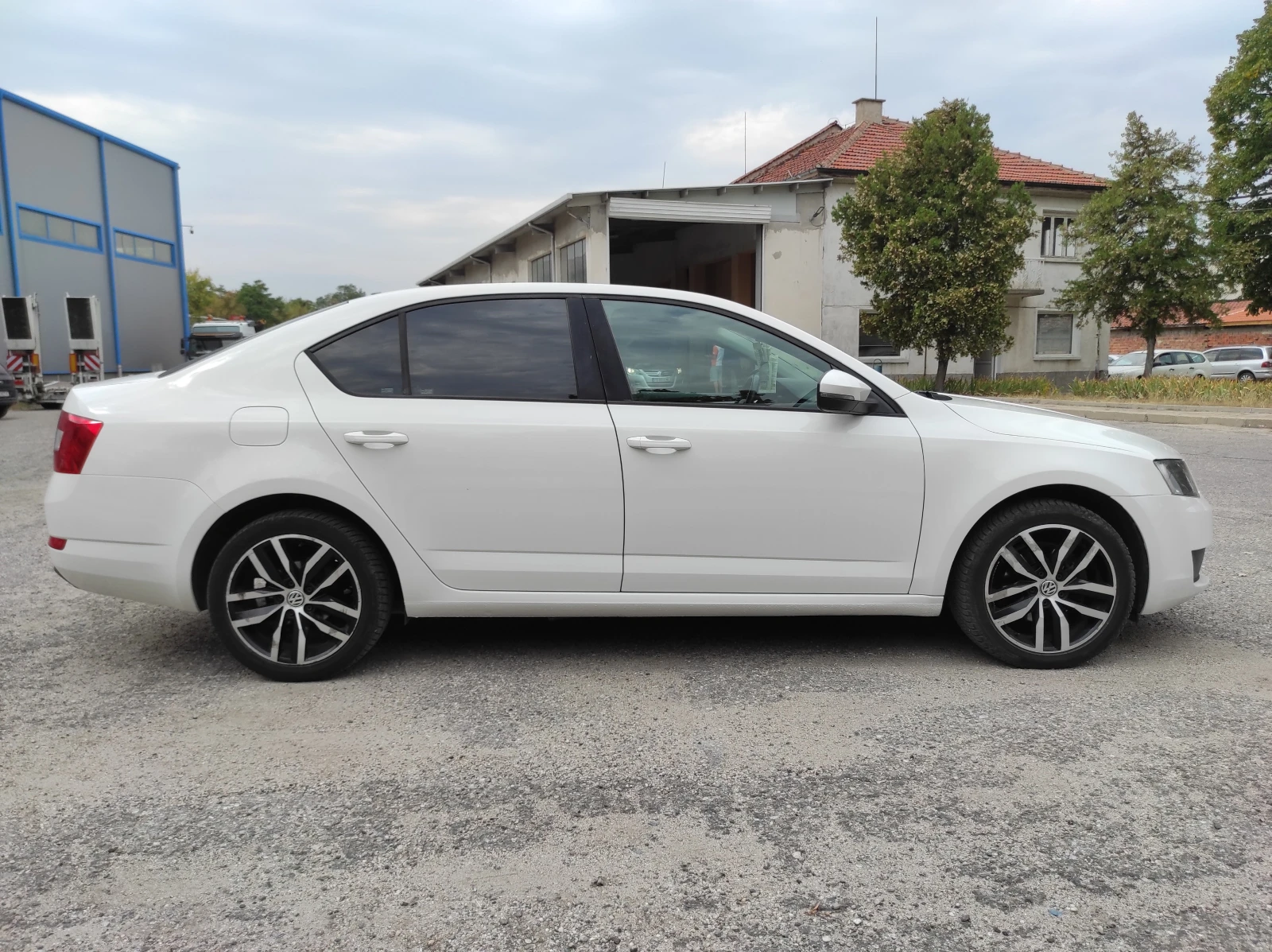 Skoda Octavia 1.6TDCI 90кс - изображение 8