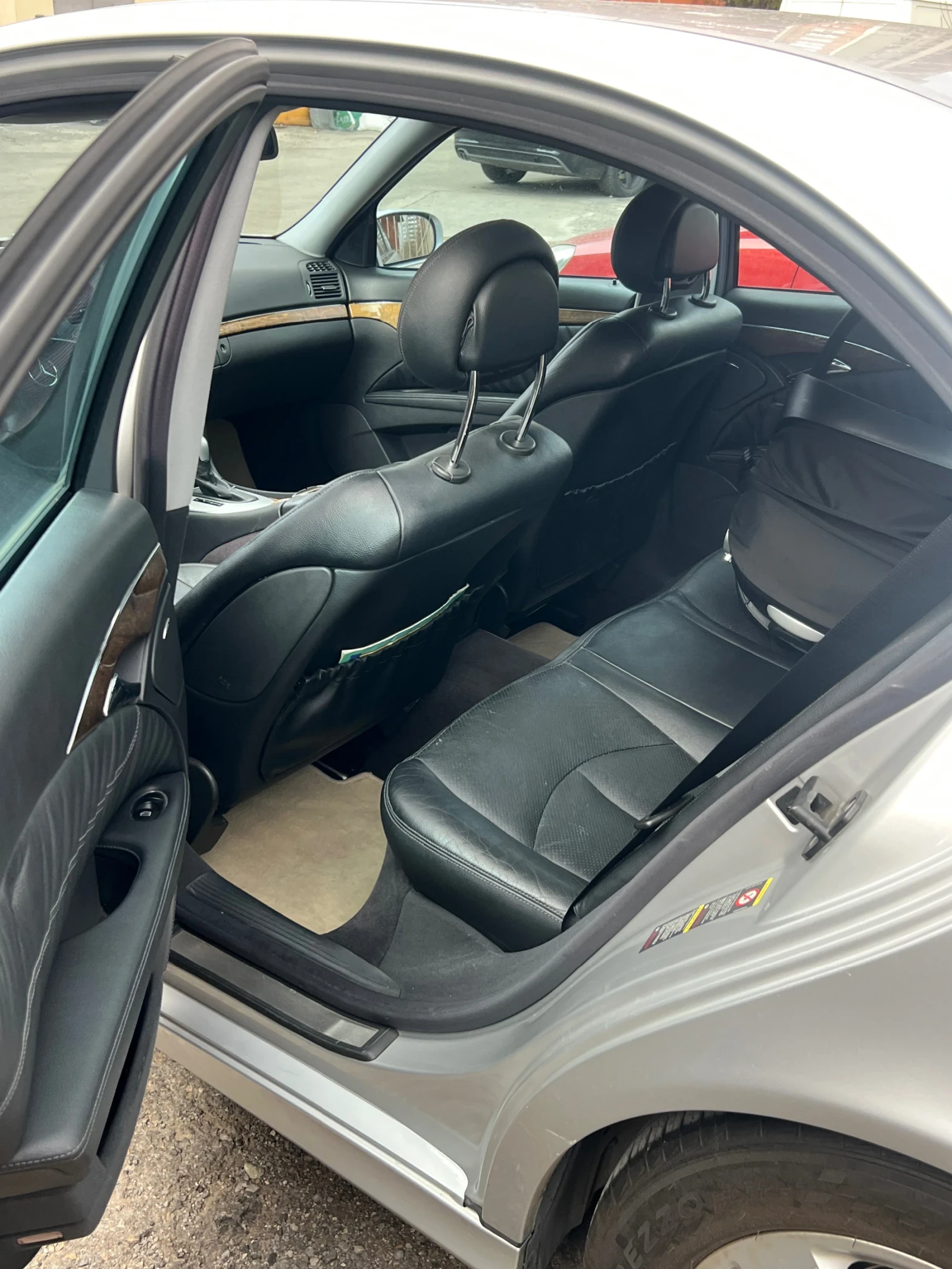 Mercedes-Benz E 280, снимка 16 - Автомобили и джипове - 53542538