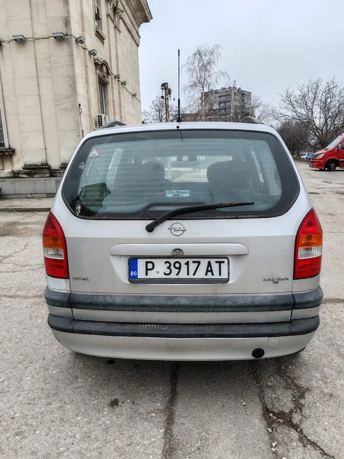 Opel Zafira 1.6 бензин/газ, снимка 4 - Автомобили и джипове - 53791379