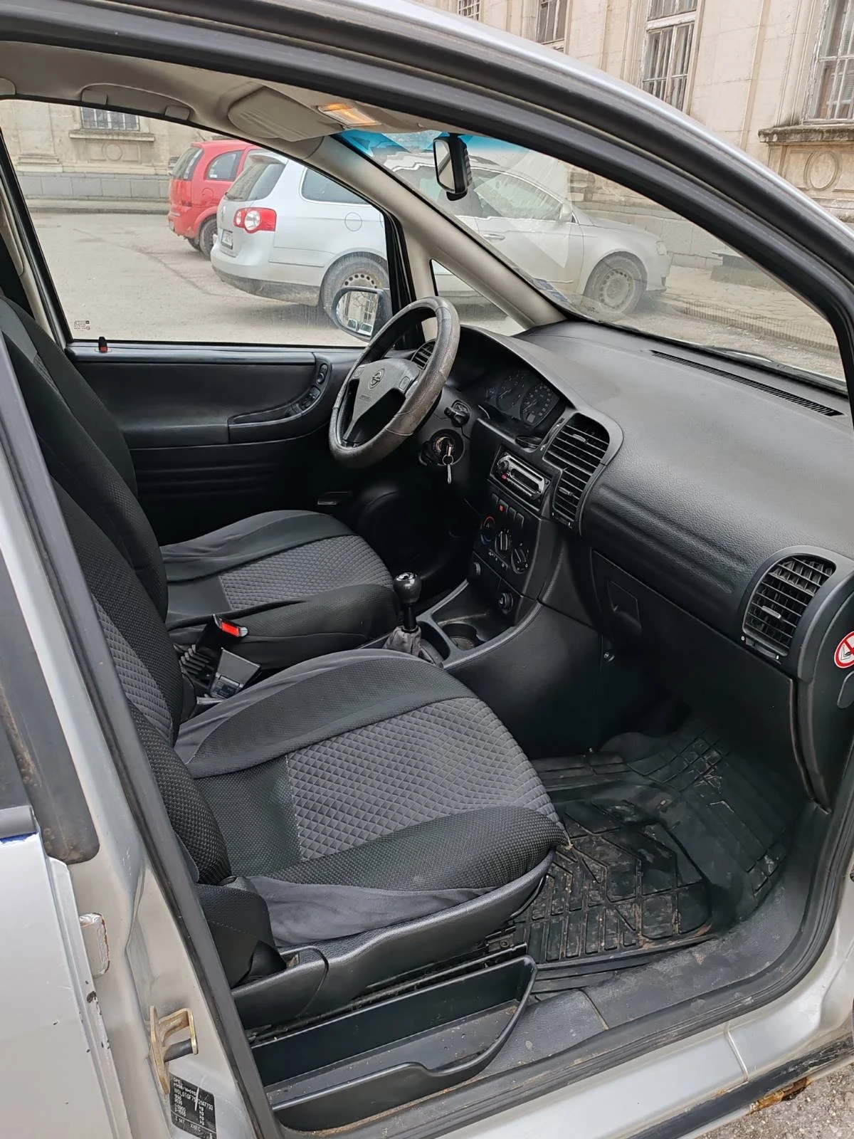Opel Zafira 1.6 бензин/газ, снимка 7 - Автомобили и джипове - 53791379