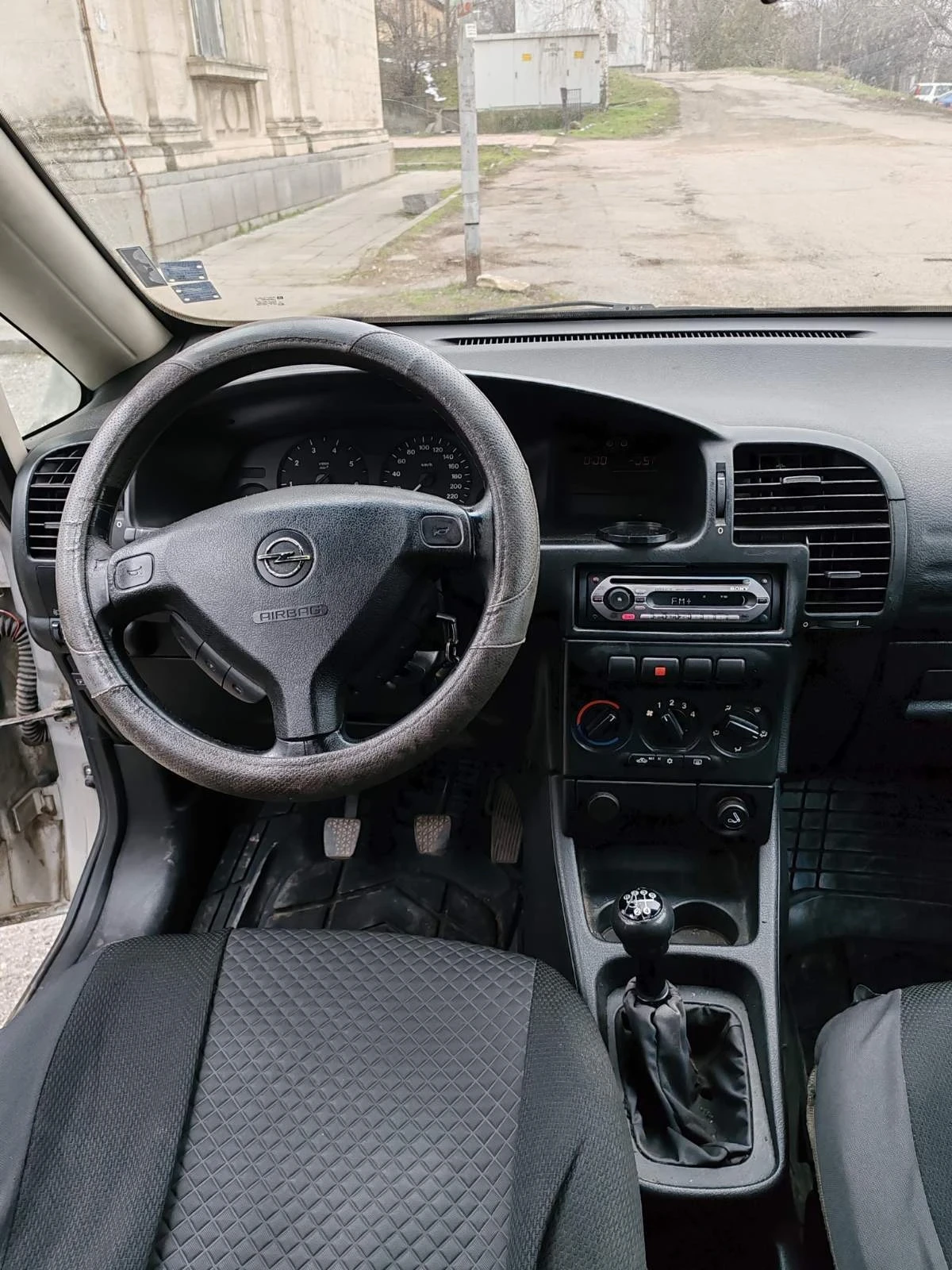 Opel Zafira 1.6 бензин/газ, снимка 10 - Автомобили и джипове - 53791379