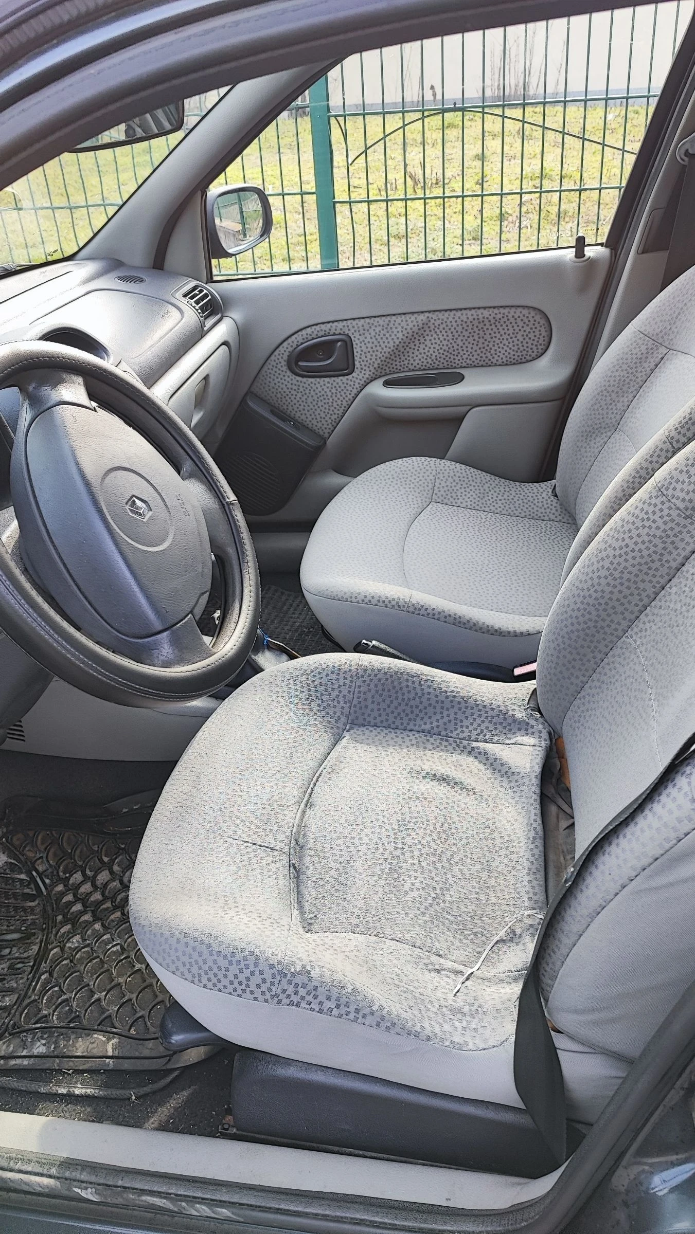 Renault Symbol, снимка 5 - Автомобили и джипове - 53882352