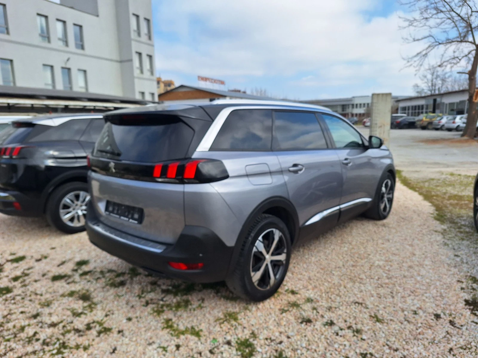 Peugeot 5008 1.6HDI* Нави/Автоматик/Камера/Кросоувър/Лед* , снимка 4 - Автомобили и джипове - 54489269