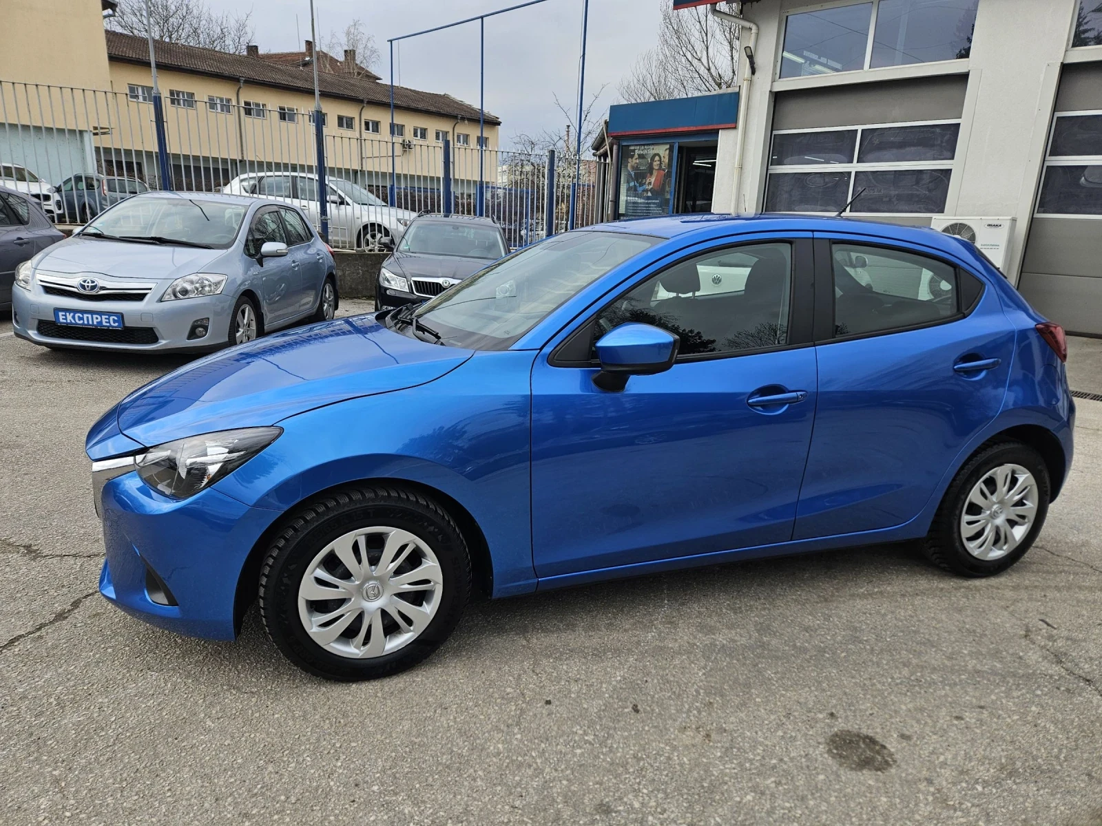 Mazda 2 1.5 Skuaktiv, снимка 3 - Автомобили и джипове - 54057402