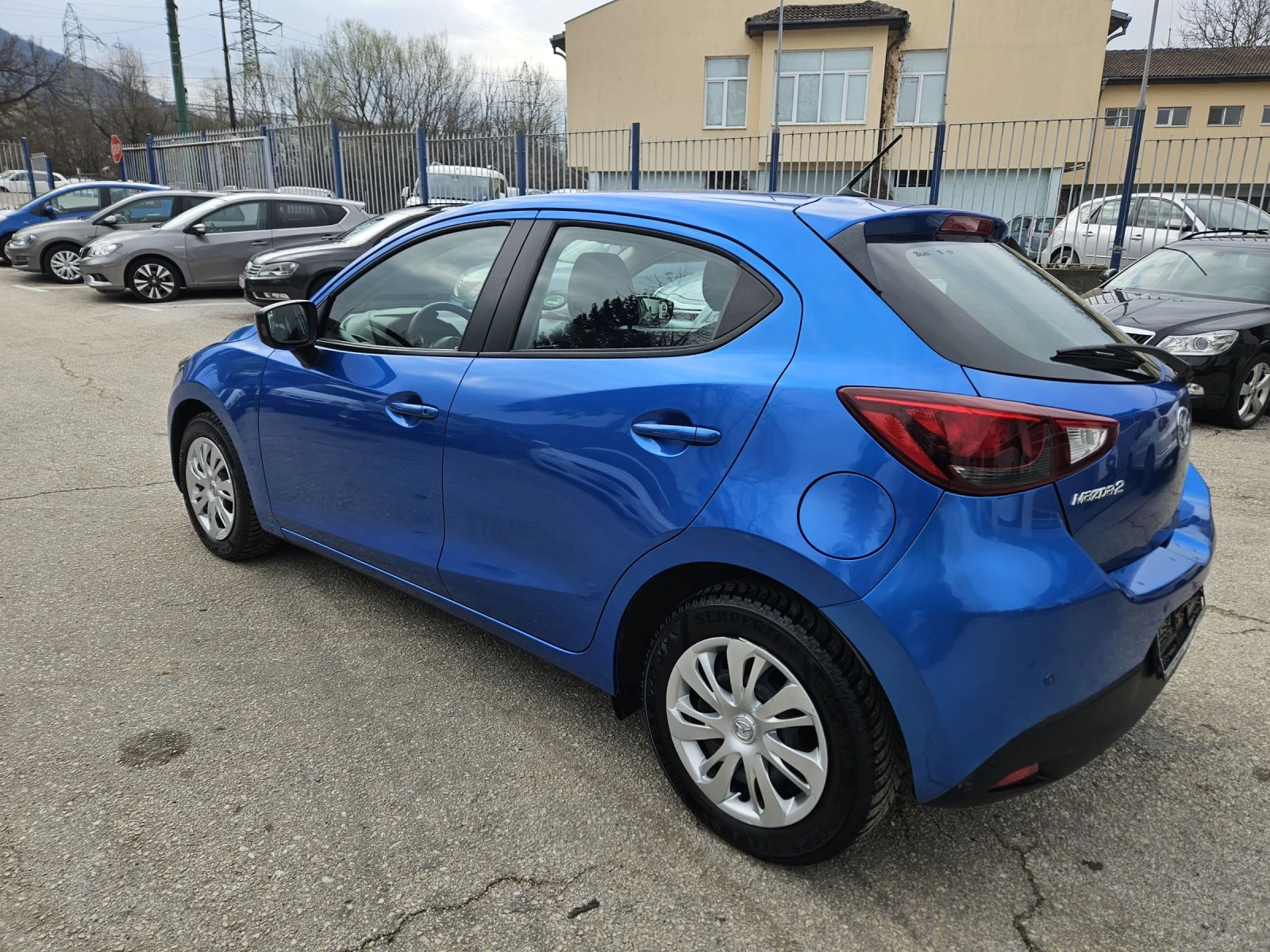 Mazda 2 1.5 Skuaktiv, снимка 7 - Автомобили и джипове - 54057402