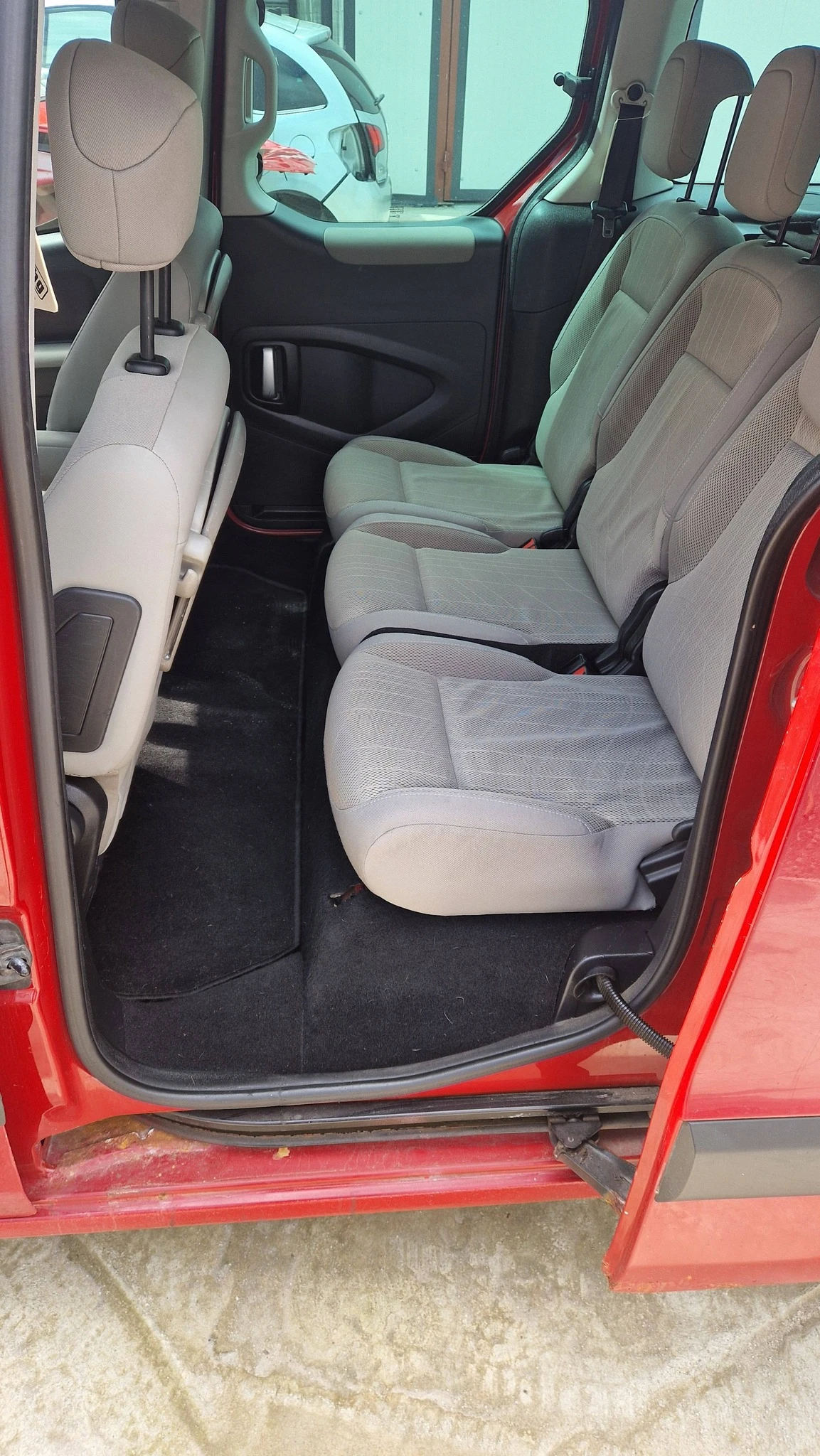Peugeot Partner 1.6HDI, снимка 6 - Автомобили и джипове - 54387429
