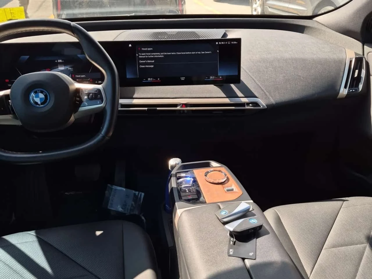 BMW iX XDRIVE50  CARFAX | Mobile.bg � ����������� 10