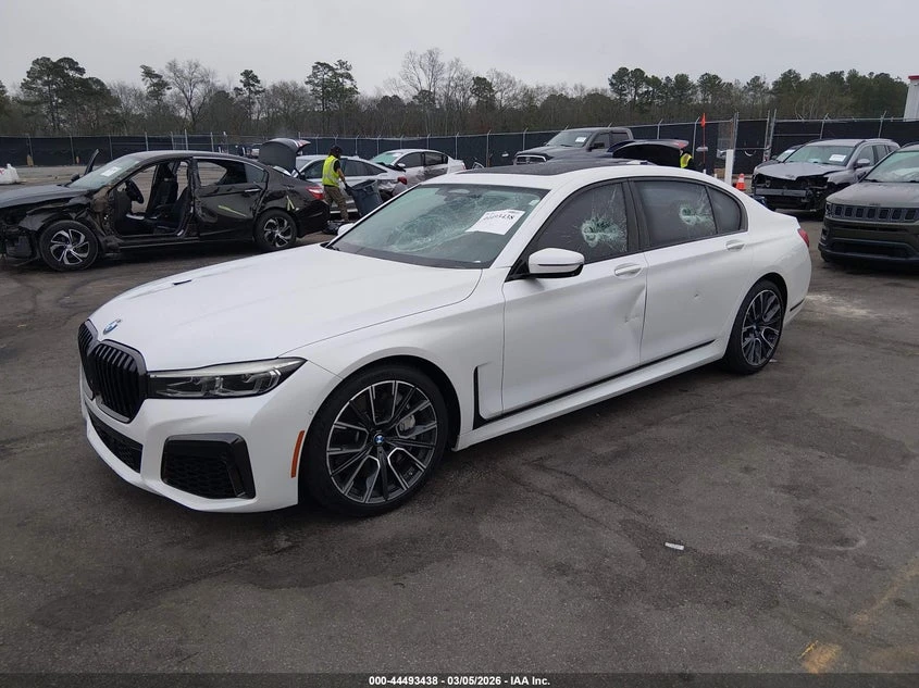 BMW 750 4.4l I xDrive, снимка 2 - Автомобили и джипове - 54527122