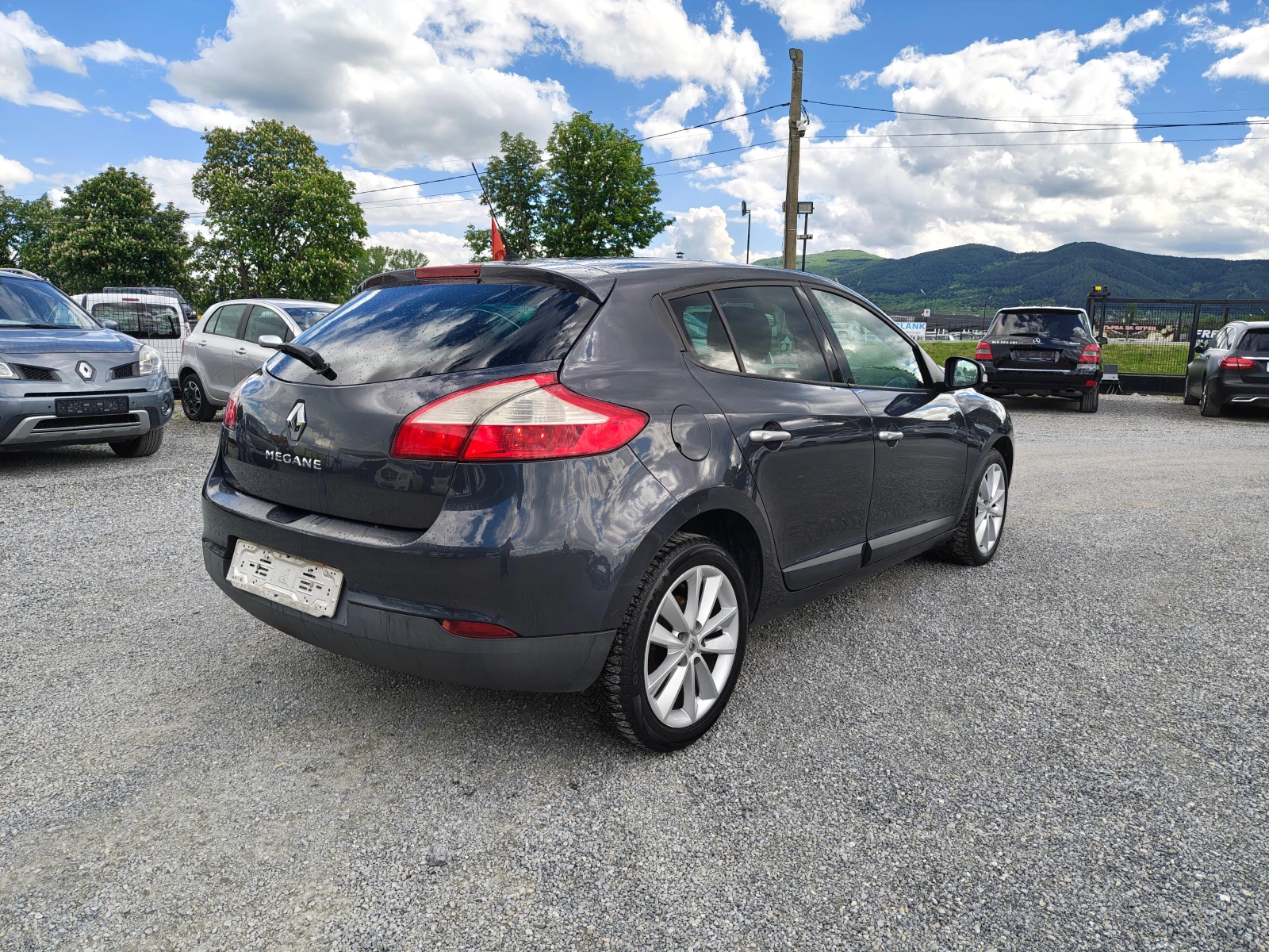 Renault Megane 1.5 DCI, снимка 4 - Автомобили и джипове - 54566548