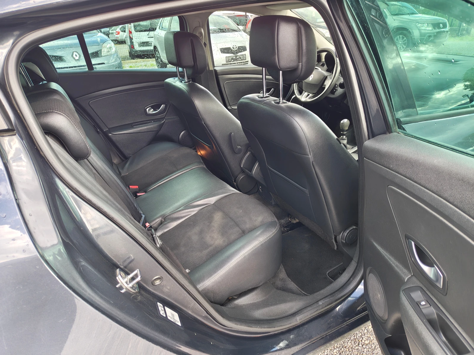 Renault Megane 1.5 DCI, снимка 11 - Автомобили и джипове - 54566548