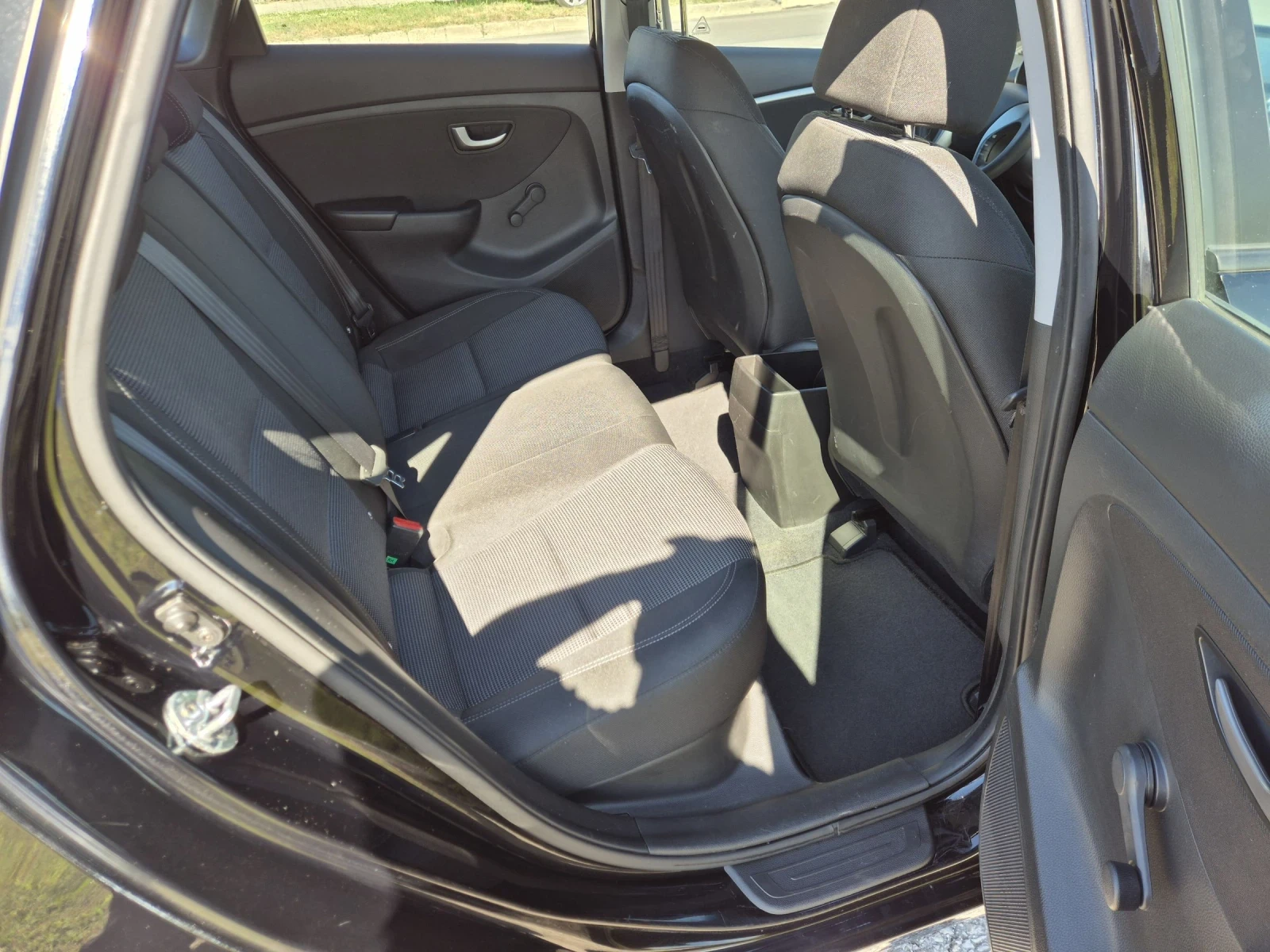 Hyundai I30 1.6CRDI , снимка 15 - Автомобили и джипове - 54606123