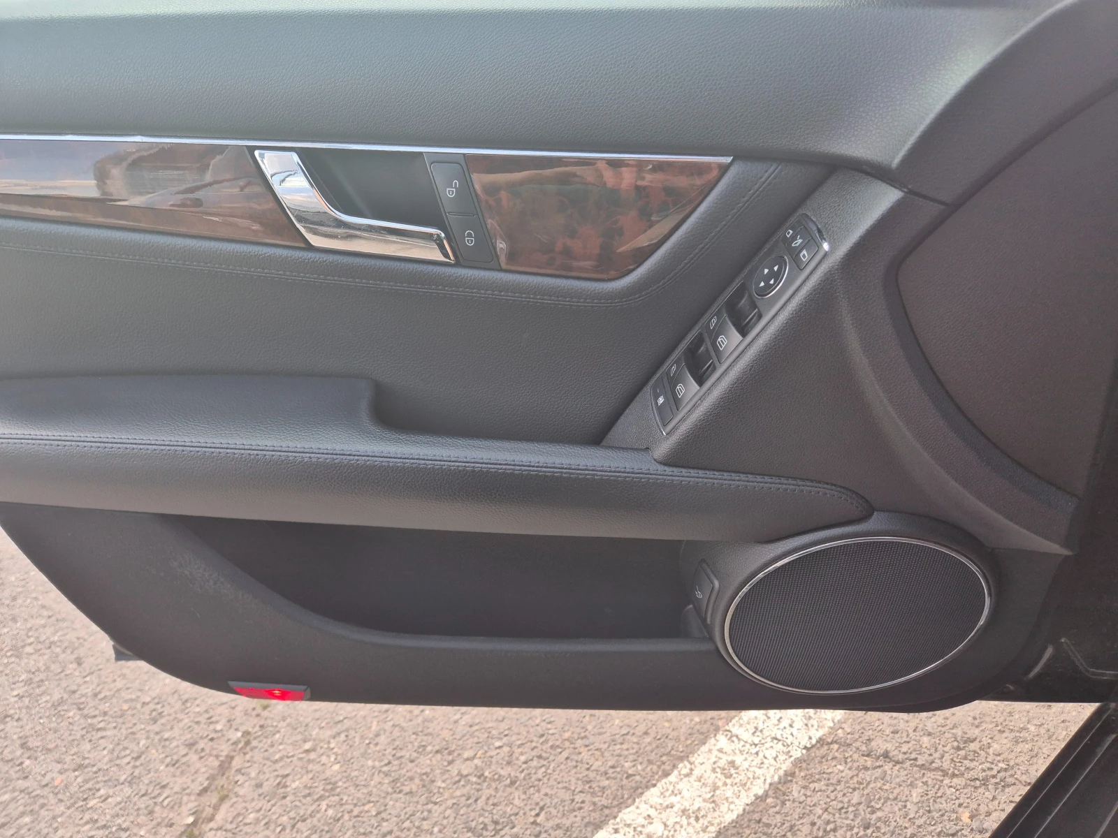 Mercedes-Benz C 320 C320, снимка 16 - Автомобили и джипове - 54671382