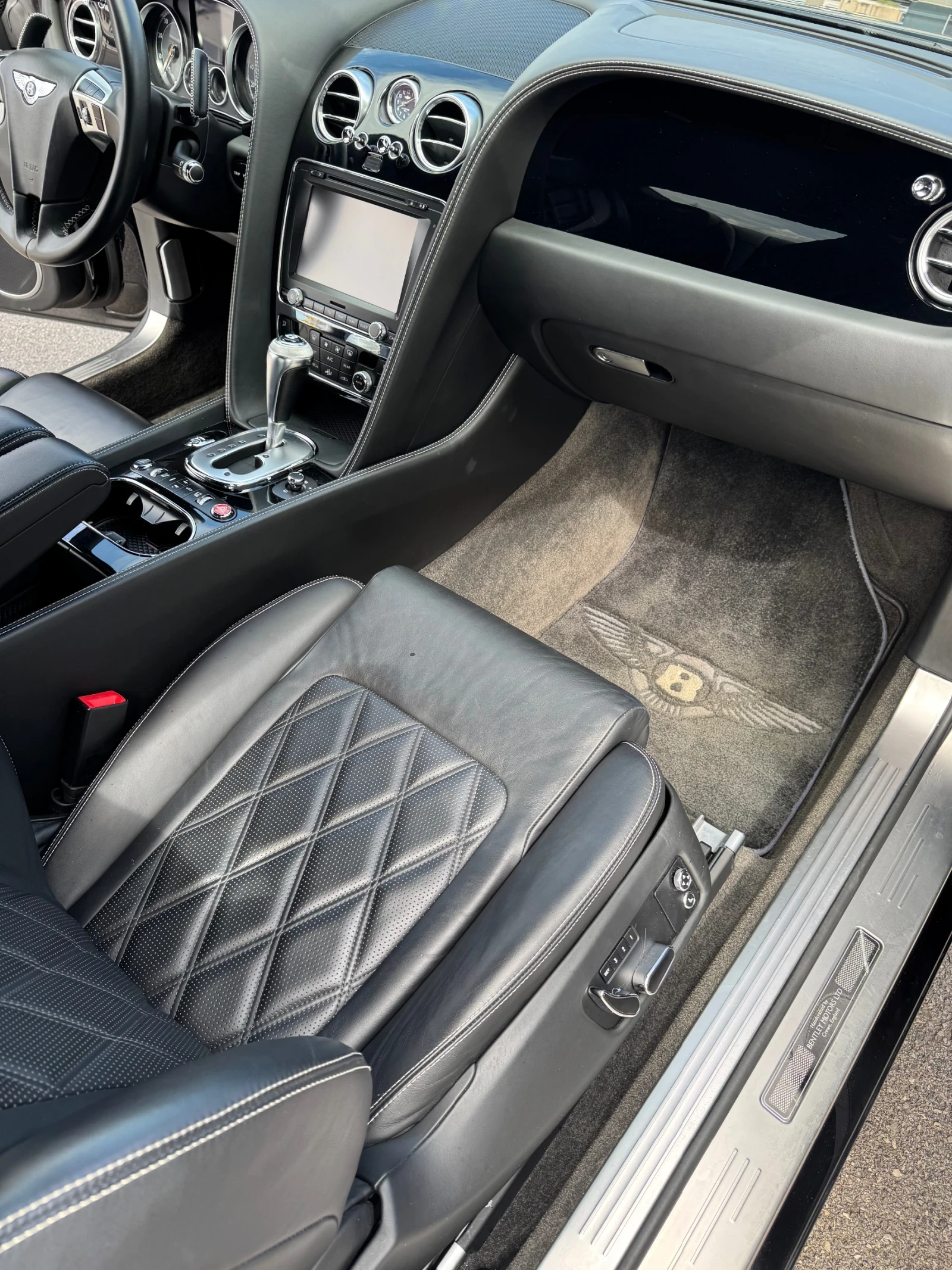 Bentley Continental gt W12 Facelift   575 к.с., снимка 12 - Автомобили и джипове - 54676828