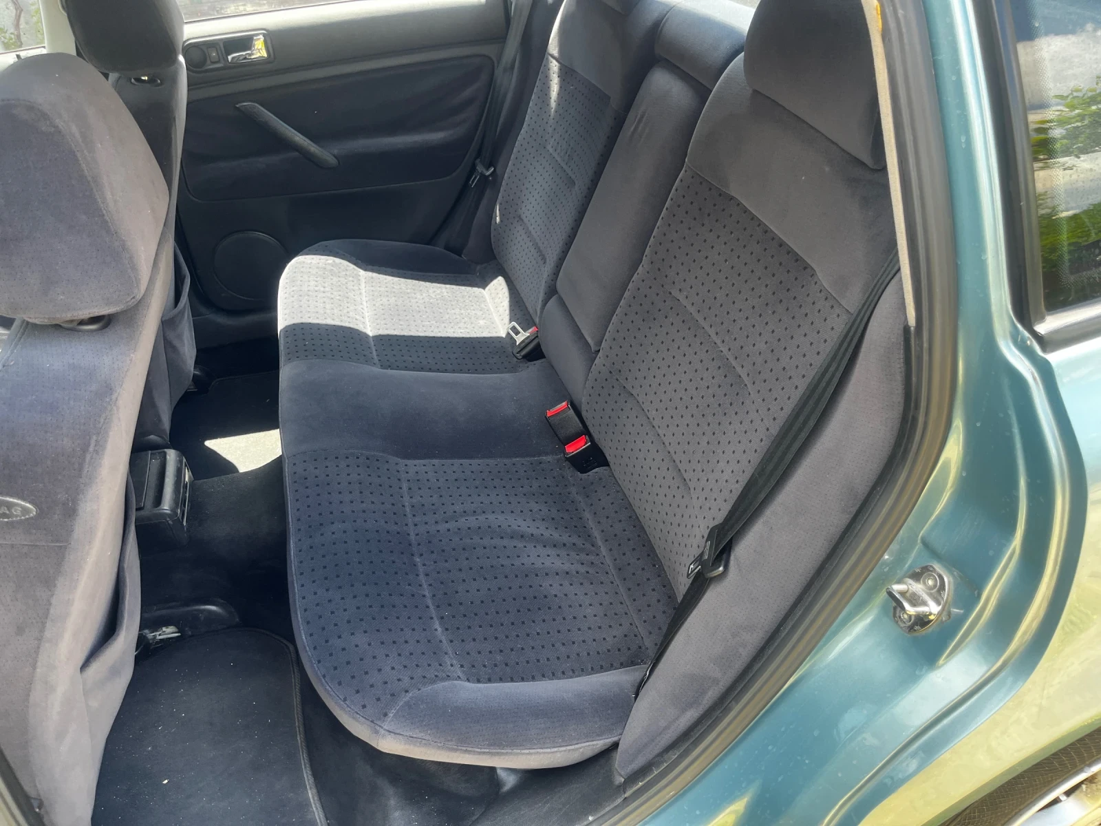 VW Passat, снимка 10 - Автомобили и джипове - 54683783