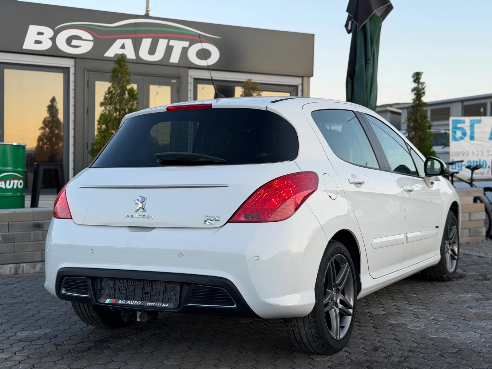 Peugeot 308 * ИТАЛИЯ* SPORTTIUM* LED* NAVI* EURO 5* , снимка 4 - Автомобили и джипове - 54717006