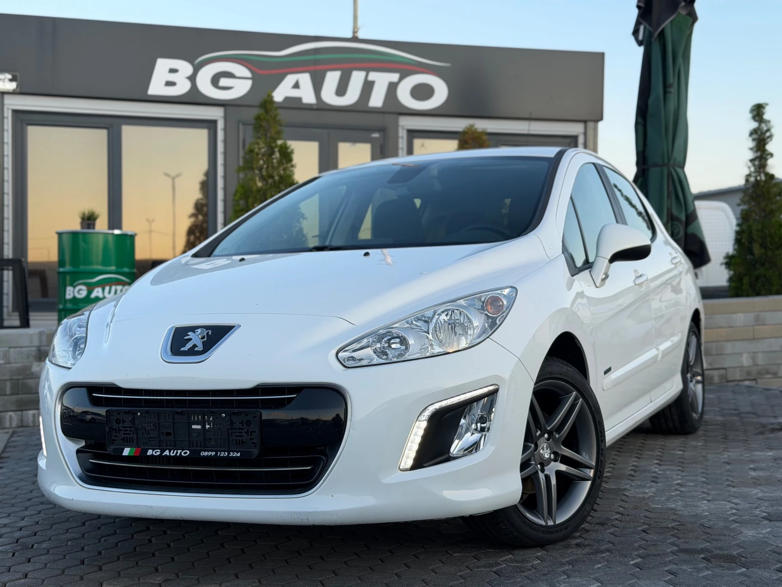 Peugeot 308 * ИТАЛИЯ* SPORTTIUM* LED* NAVI* EURO 5* 