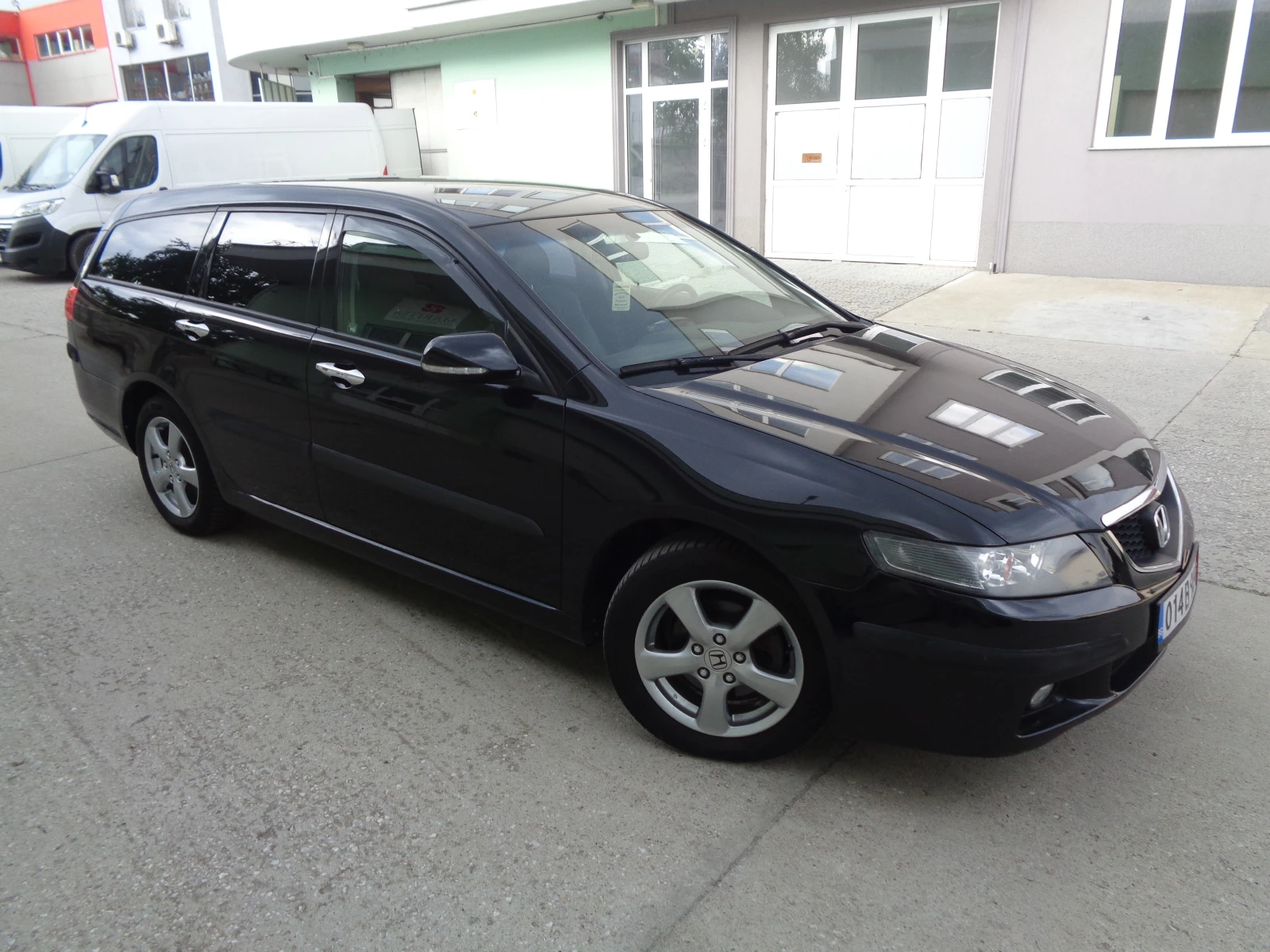 Honda Accord 2.0i-155-NAVI-KOJA-AVTOMAT-BARTER-LIZING, снимка 2 - Автомобили и джипове - 54753463