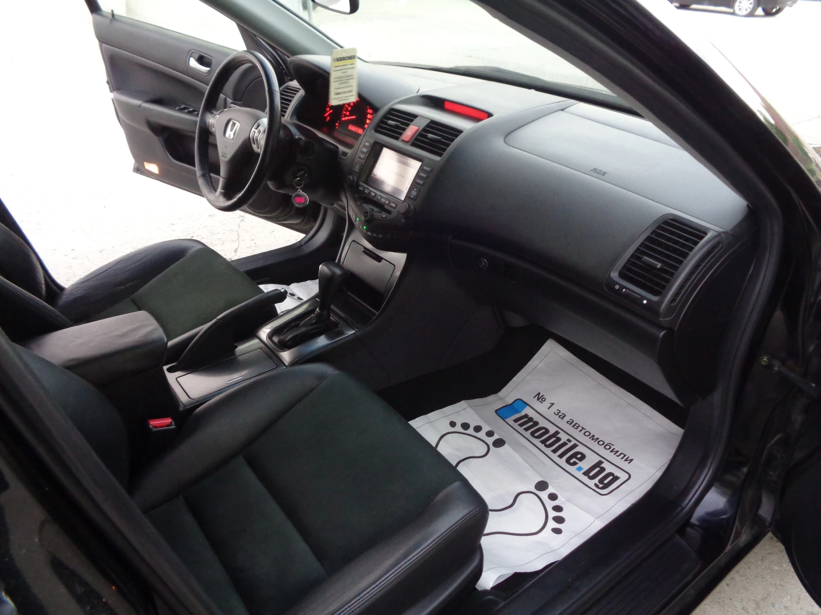 Honda Accord 2.0i-155-NAVI-KOJA-AVTOMAT-BARTER-LIZING, снимка 11 - Автомобили и джипове - 54753463