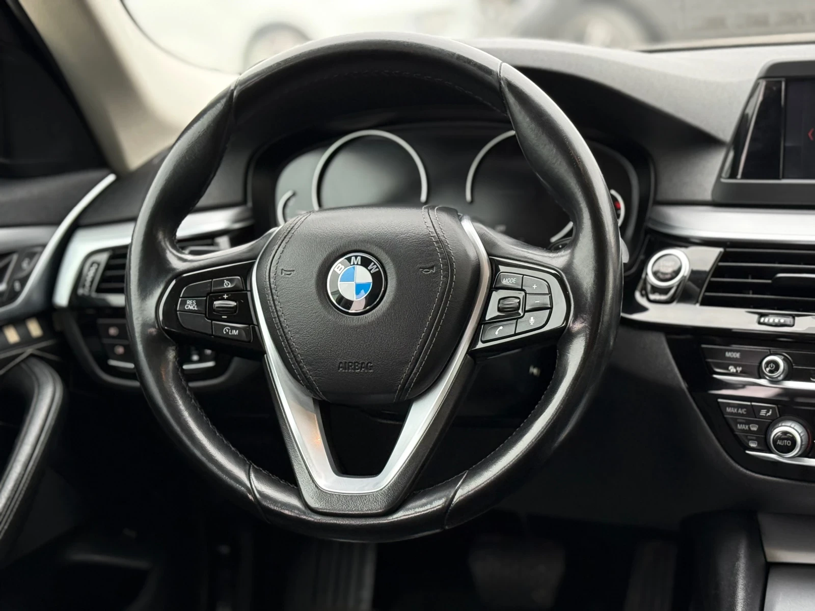 BMW 530 i XD FULL! ЕВРОПЕЙСКА!, снимка 15 - Автомобили и джипове - 55094398