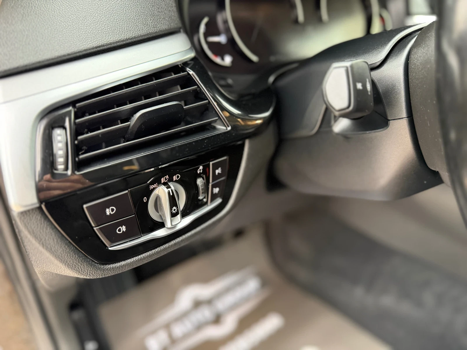 BMW 530 i XD FULL! ЕВРОПЕЙСКА!, снимка 13 - Автомобили и джипове - 55094398