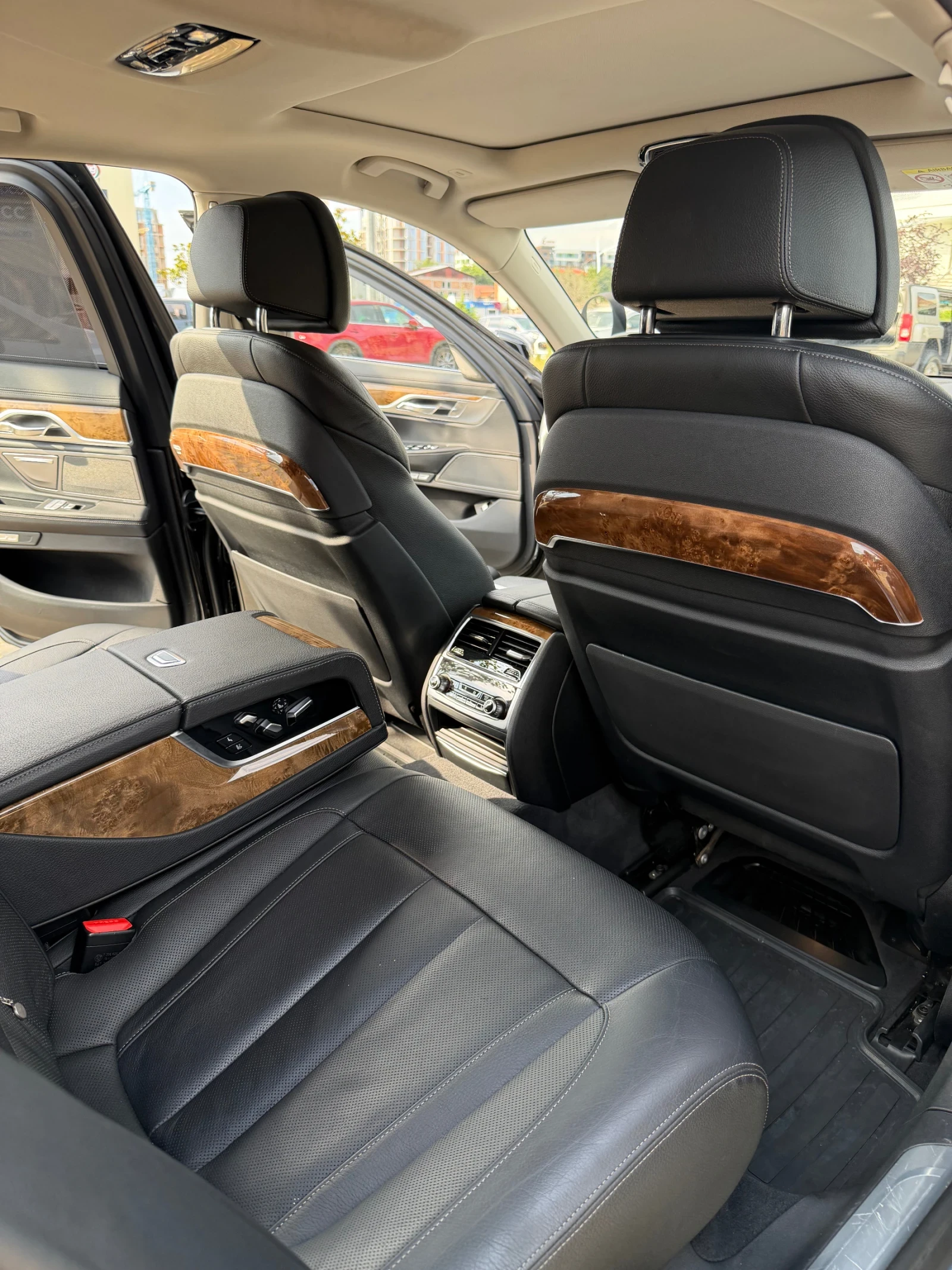 BMW 740 D xDrive, снимка 13 - Автомобили и джипове - 55317893