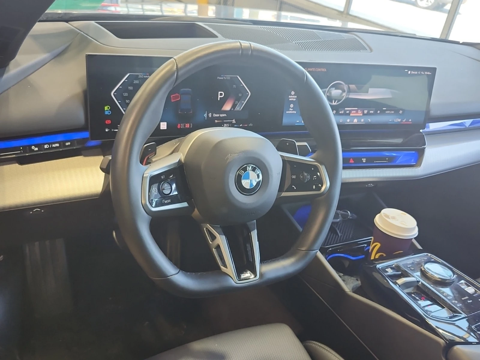 BMW 530  XDRIVE * M SPORT PRO * CARFAX * , снимка 10 - Автомобили и джипове - 55867879