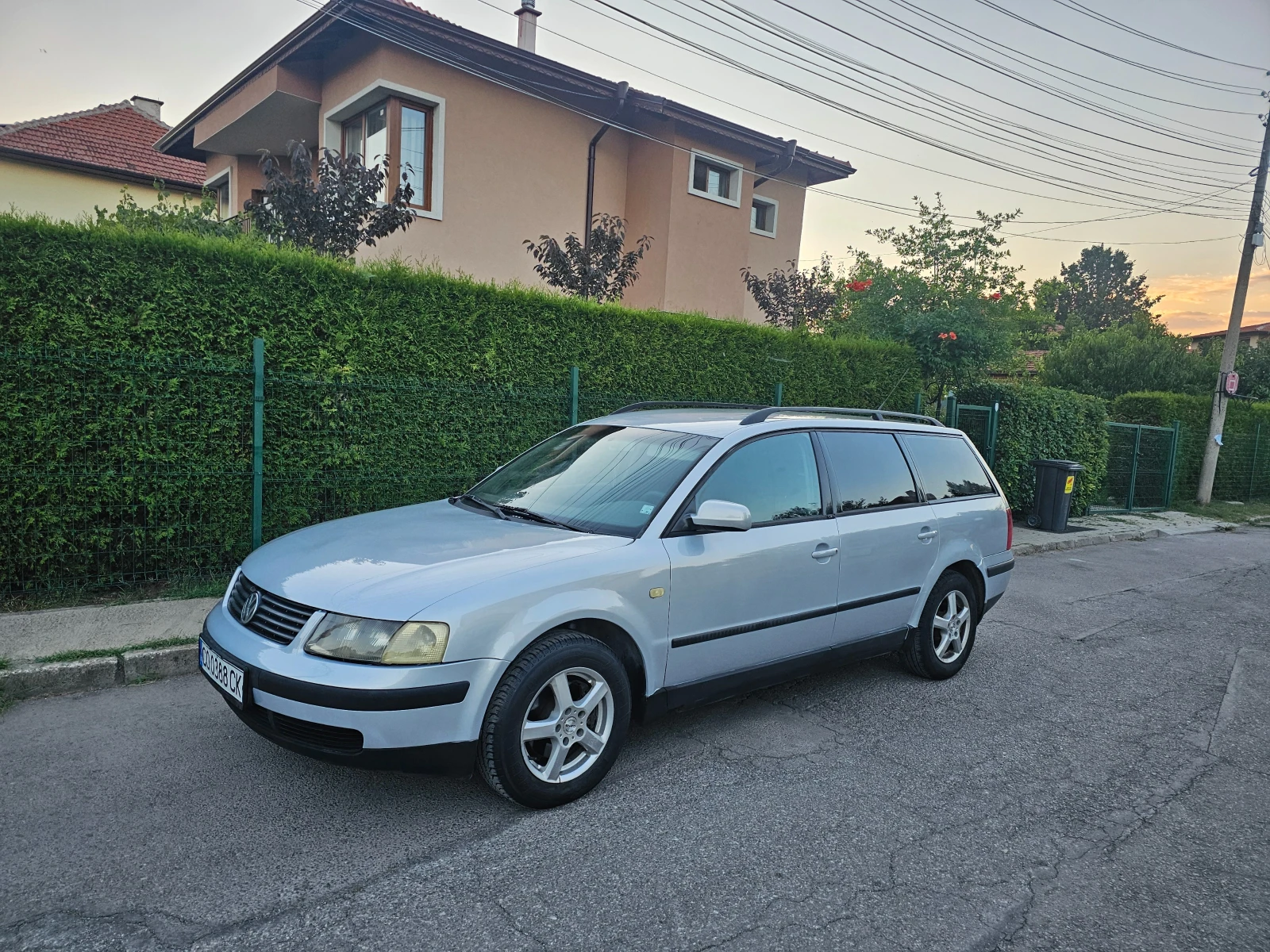 VW Passat 1.9TDI-Гаражен-климатр, снимка 2 - Автомобили и джипове - 56090408