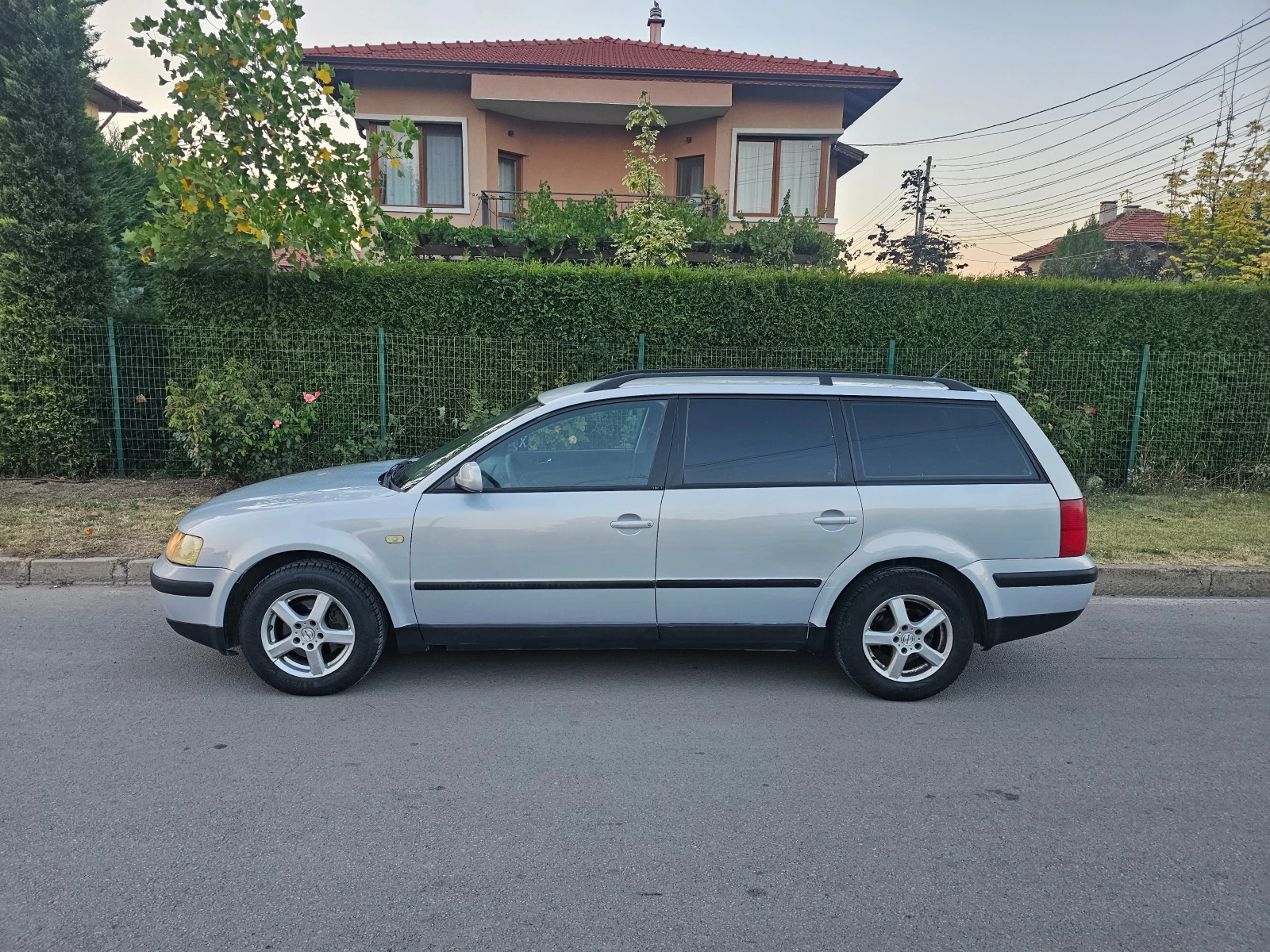 VW Passat 1.9TDI-Гаражен-климатр, снимка 3 - Автомобили и джипове - 56090408