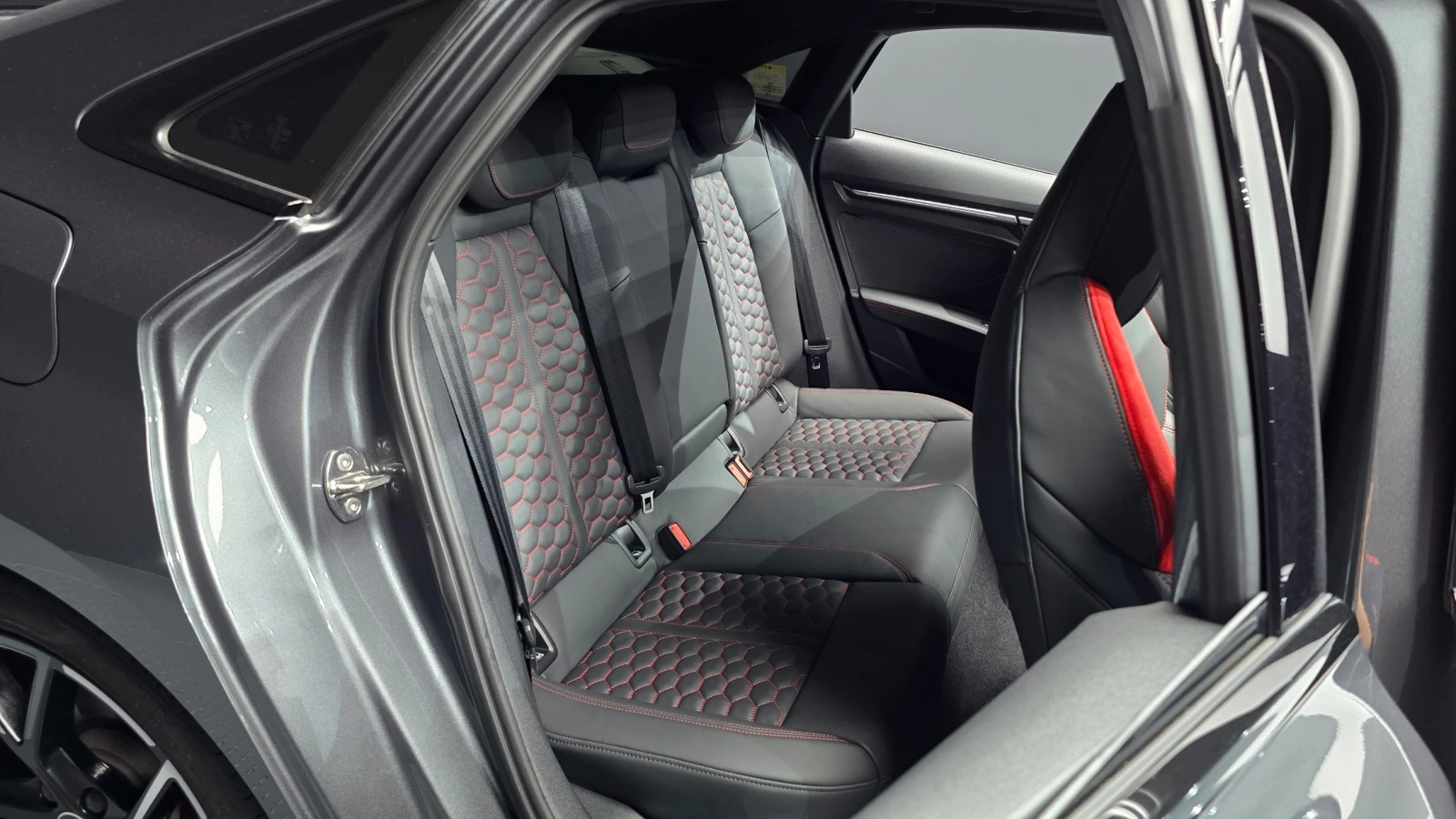 Audi Rs3 2.5 TFSI quattro, снимка 12 - Автомобили и джипове - 56127637