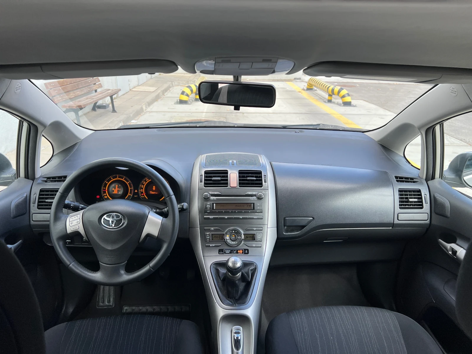 Toyota Auris 1.6VVT-i 110000km..!!! , снимка 9 - Автомобили и джипове - 56210463