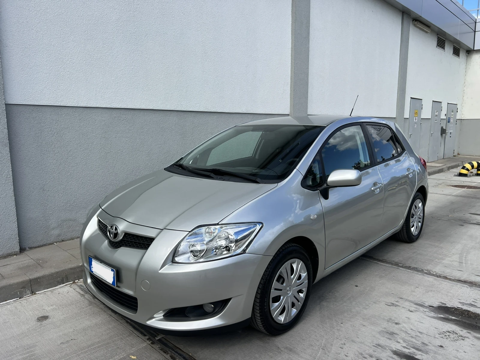 Toyota Auris 1.6VVT-i 110000km..!!! , снимка 2 - Автомобили и джипове - 56210463