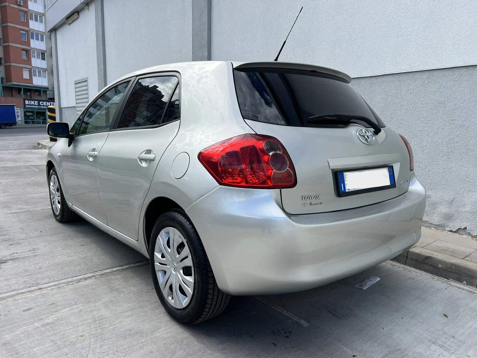 Toyota Auris 1.6VVT-i 110000km..!!! , снимка 4 - Автомобили и джипове - 56210463