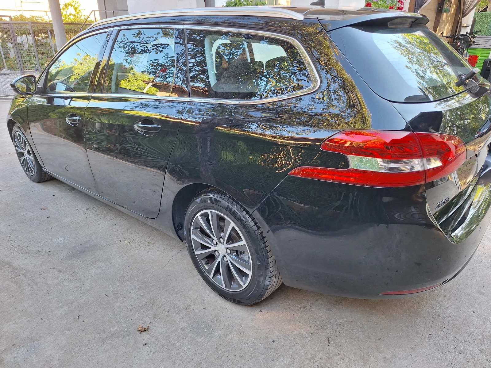 Peugeot 308 1.6 BlueHdi Ful Led, снимка 8 - Автомобили и джипове - 56309168