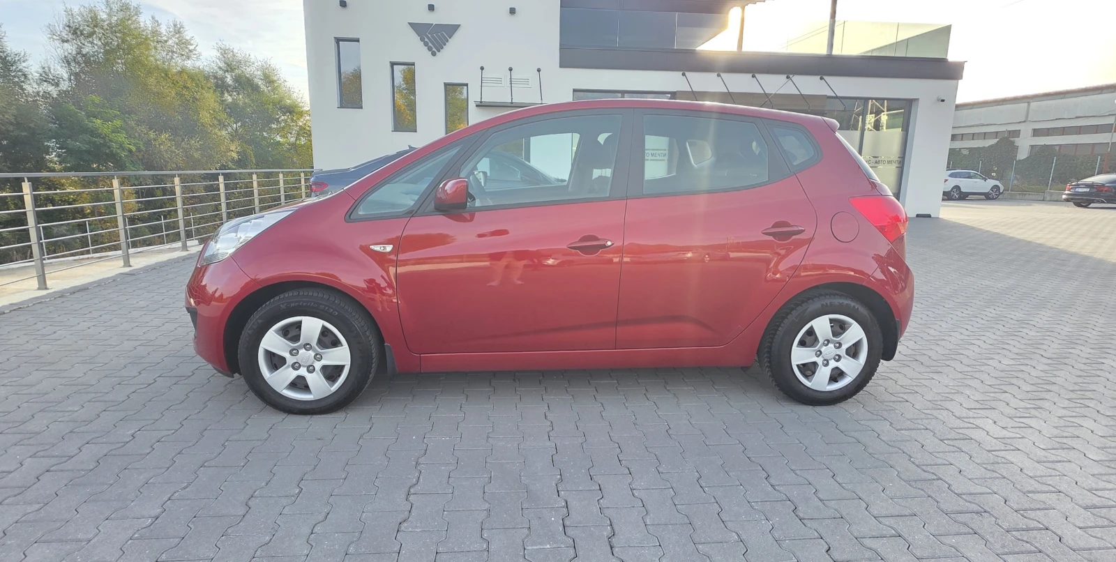 Kia Venga АВТОМАТИК ЛИЗИНГ, снимка 2 - Автомобили и джипове - 56406836