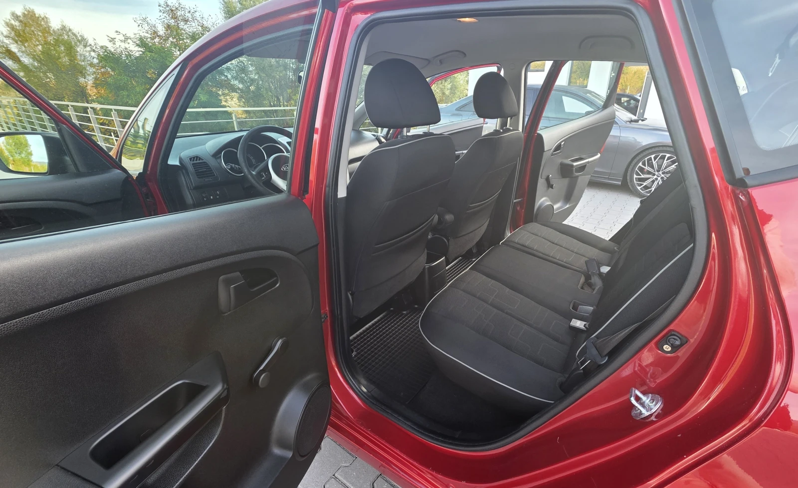 Kia Venga АВТОМАТИК ЛИЗИНГ, снимка 10 - Автомобили и джипове - 56406836