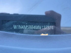 Mercedes-Benz GLB AMG 35/CARFAX/2 Ключа/Подгрев/Амбиент/Алкантара/, снимка 15