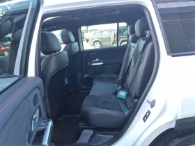 Mercedes-Benz GLB AMG 35/CARFAX/2 Ключа/Подгрев/Амбиент/Алкантара/, снимка 11