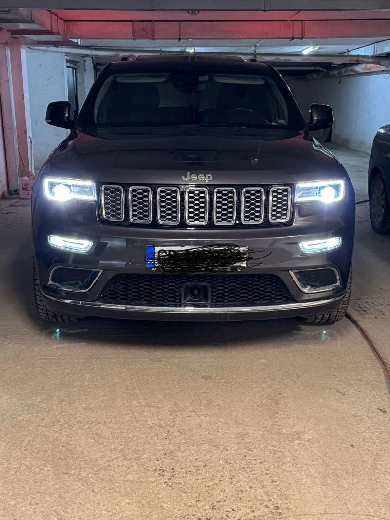 Jeep Grand cherokee Гаранция до 10.24 Пано Мем Кийлес Дистроник, снимка 1 - Автомобили и джипове - 47138547